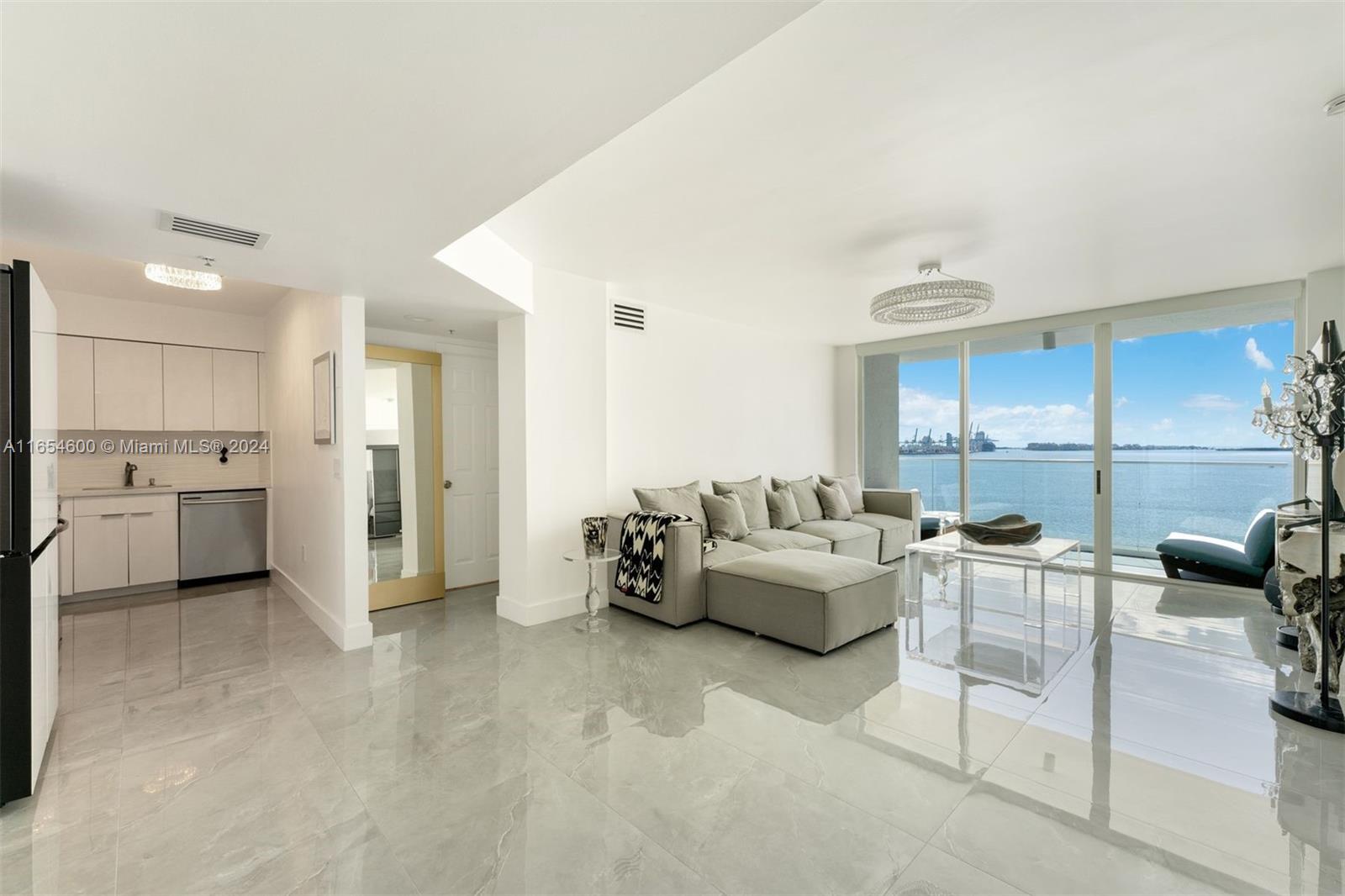 800 Claughton Island Dr #1002, Miami FL 33131