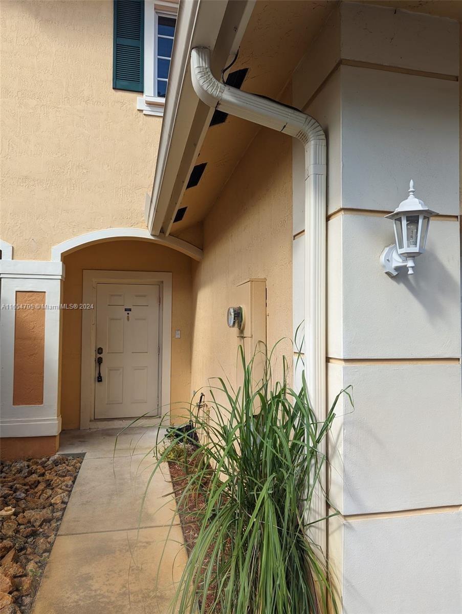 6407 Catalina Ln #6407, Tamarac, Florida image 2