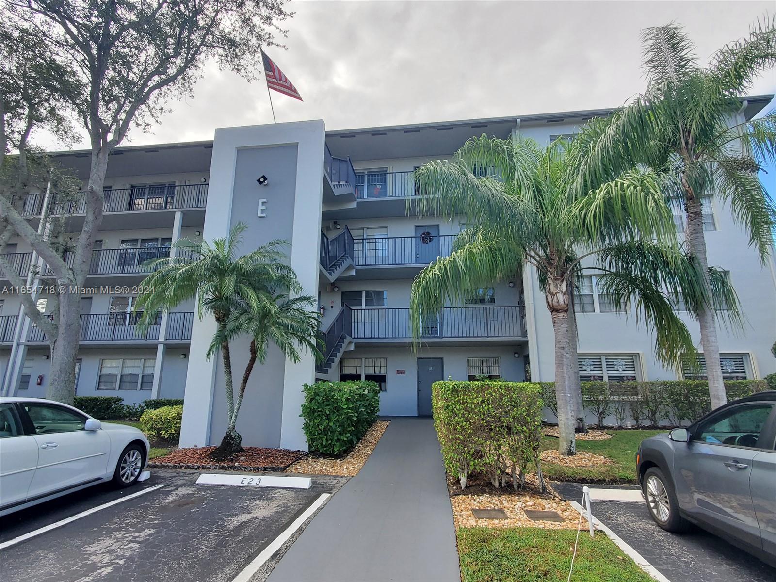 300 SW 134th Way #413E, Pembroke Pines, Florida image 1