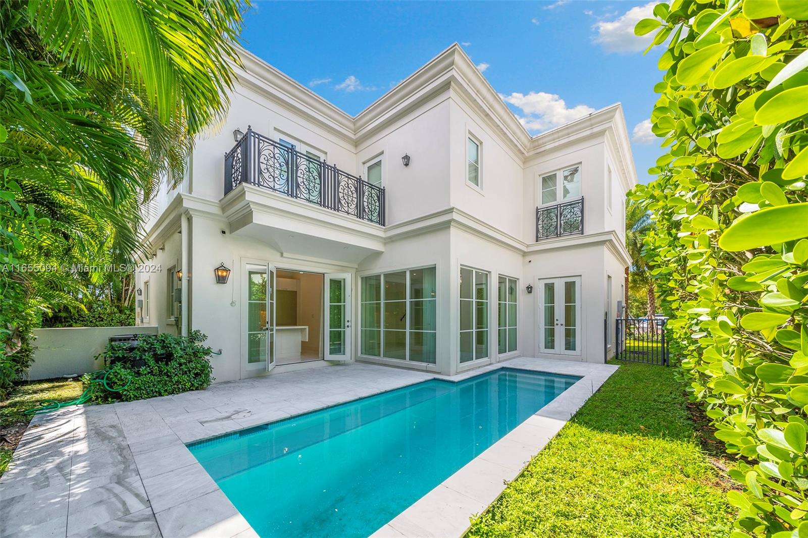 309 Santander, Coral Gables, Florida image 25