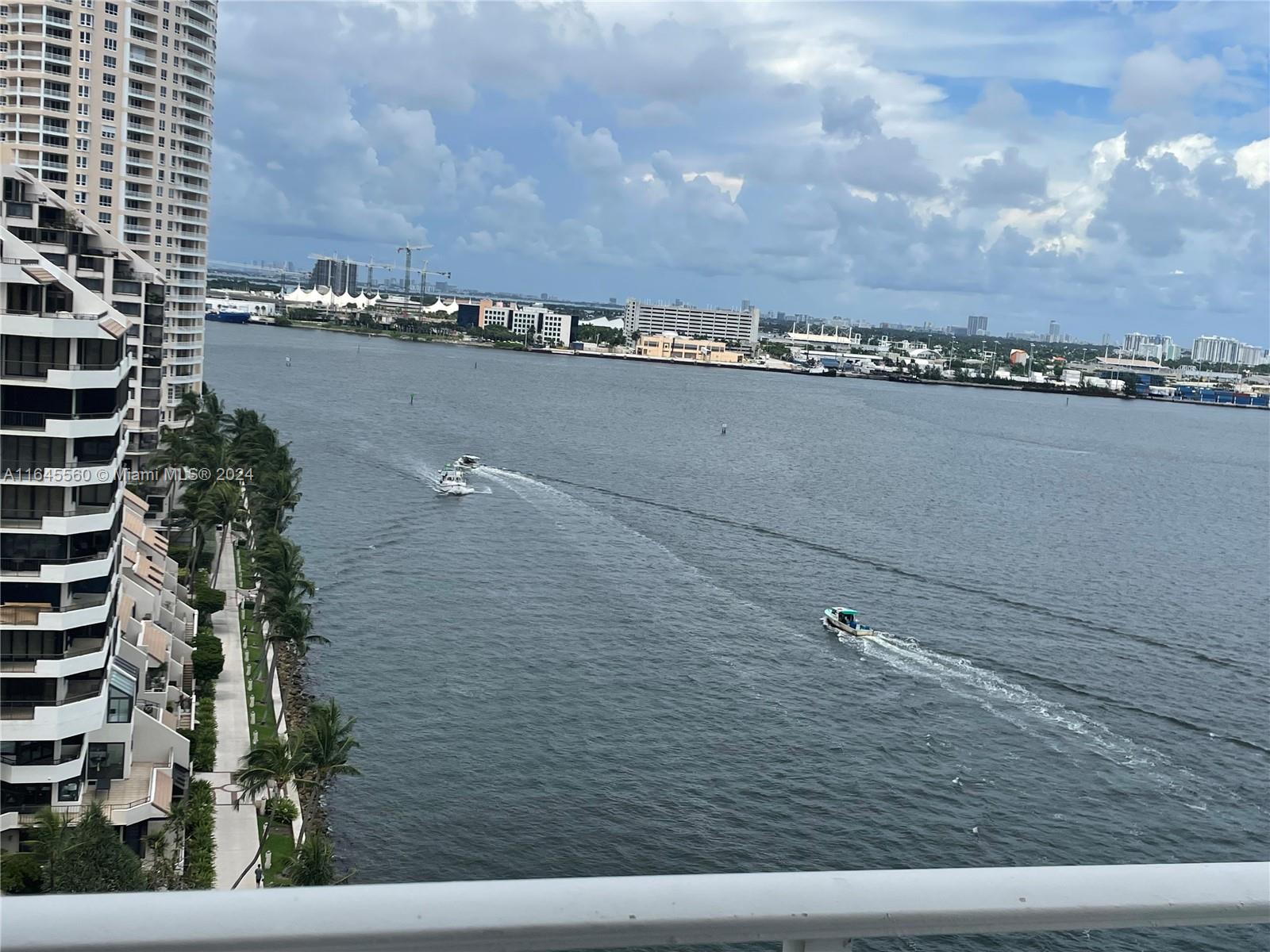 770 Claughton Island Dr #1615, Miami FL 33131