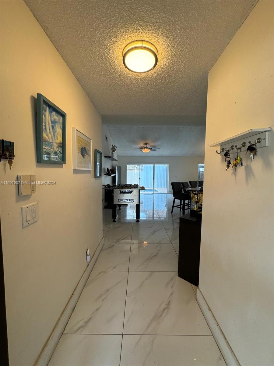 18818 NW 80 Ave, Hialeah, Florida image 25