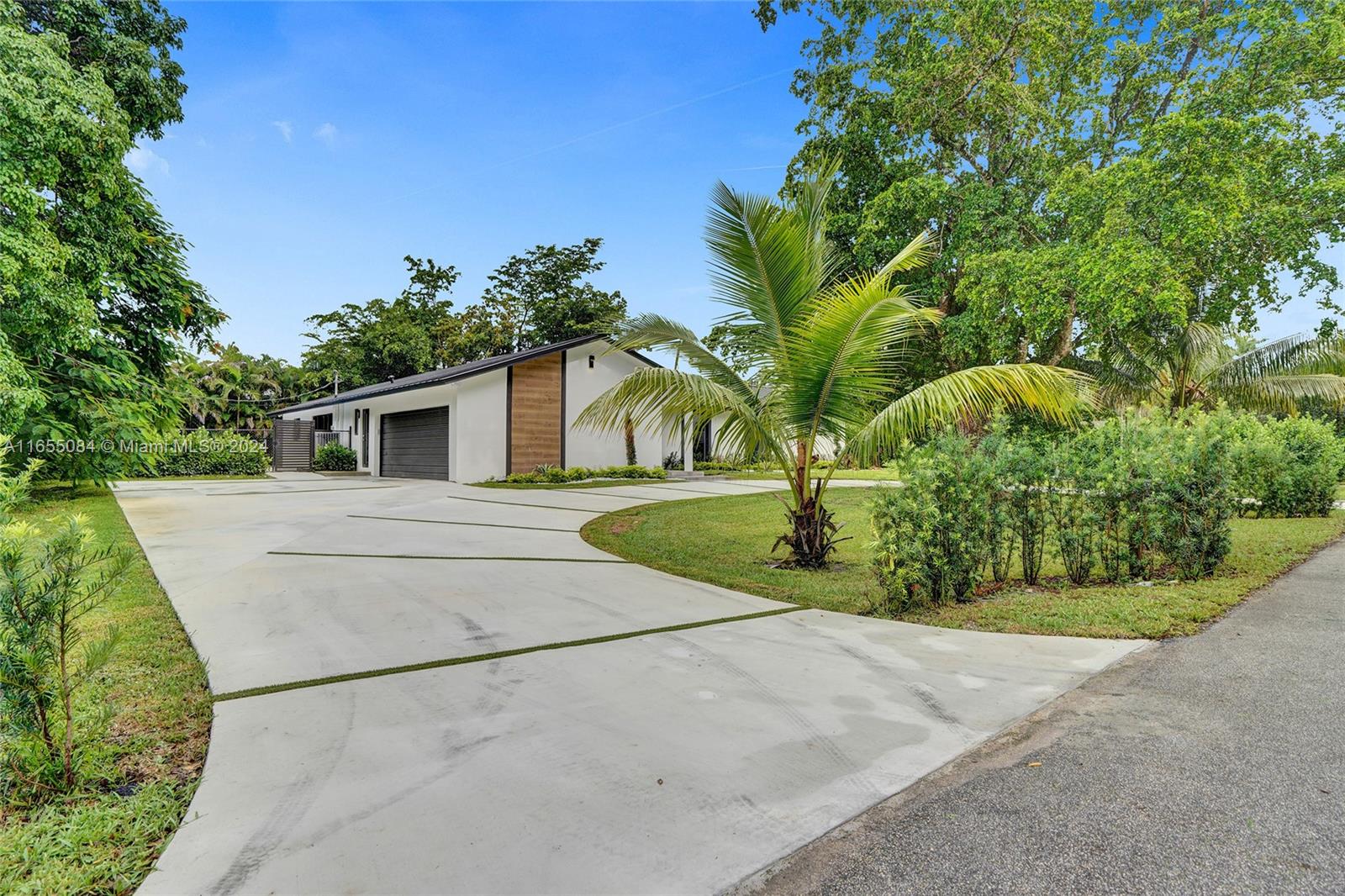 470 Petersburg Ter, Plantation, Florida image 36