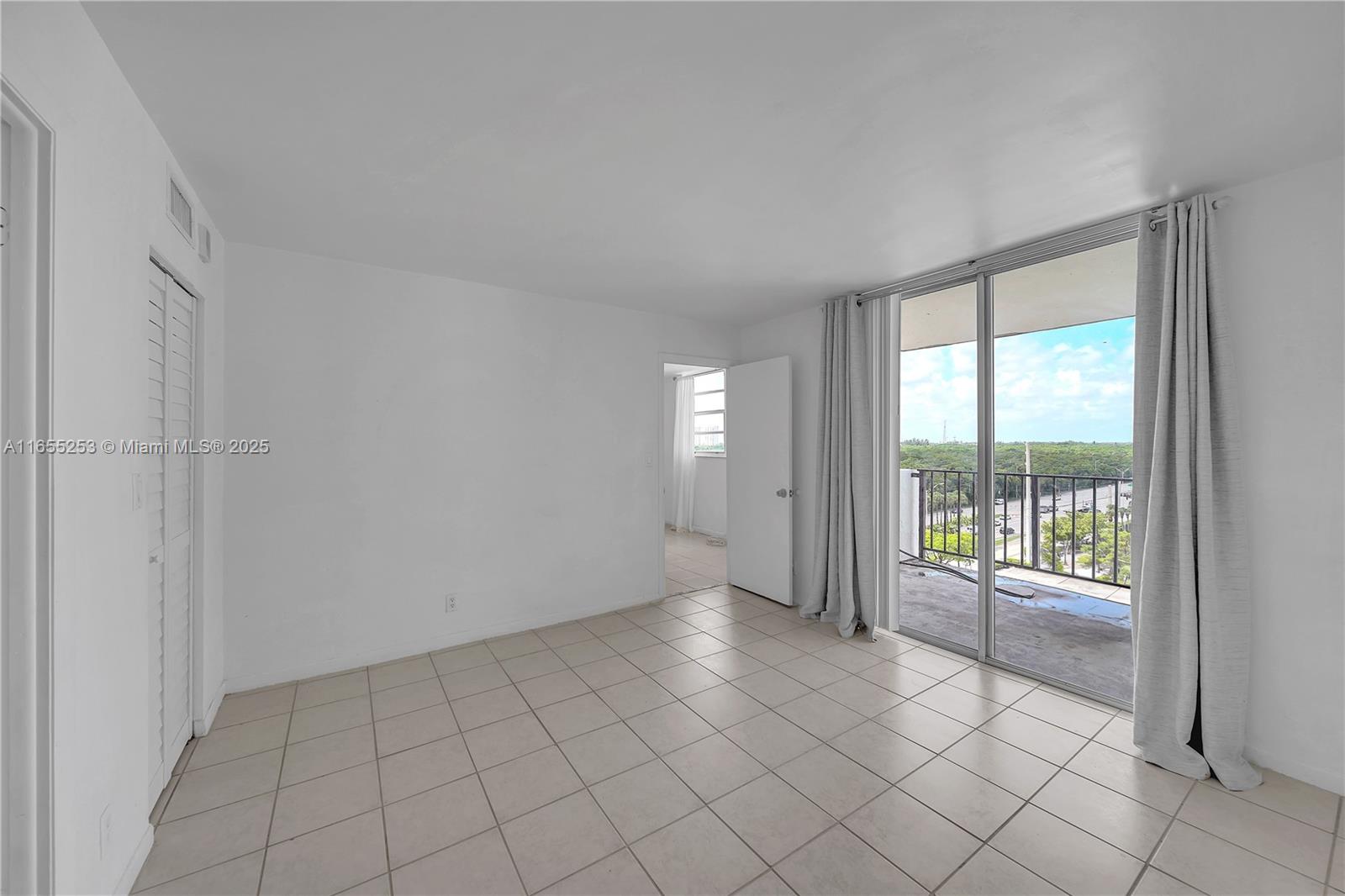 2903 N Miami Beach Blvd #904, North Miami Beach, Florida image 13