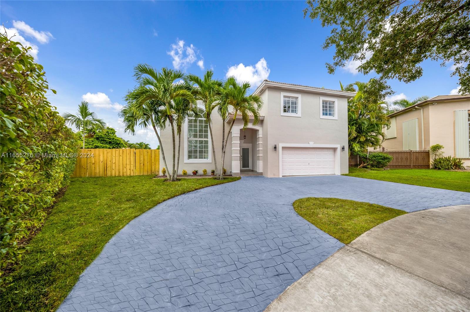 9055 NW 168th Ter, Miami Lakes, Florida image 1