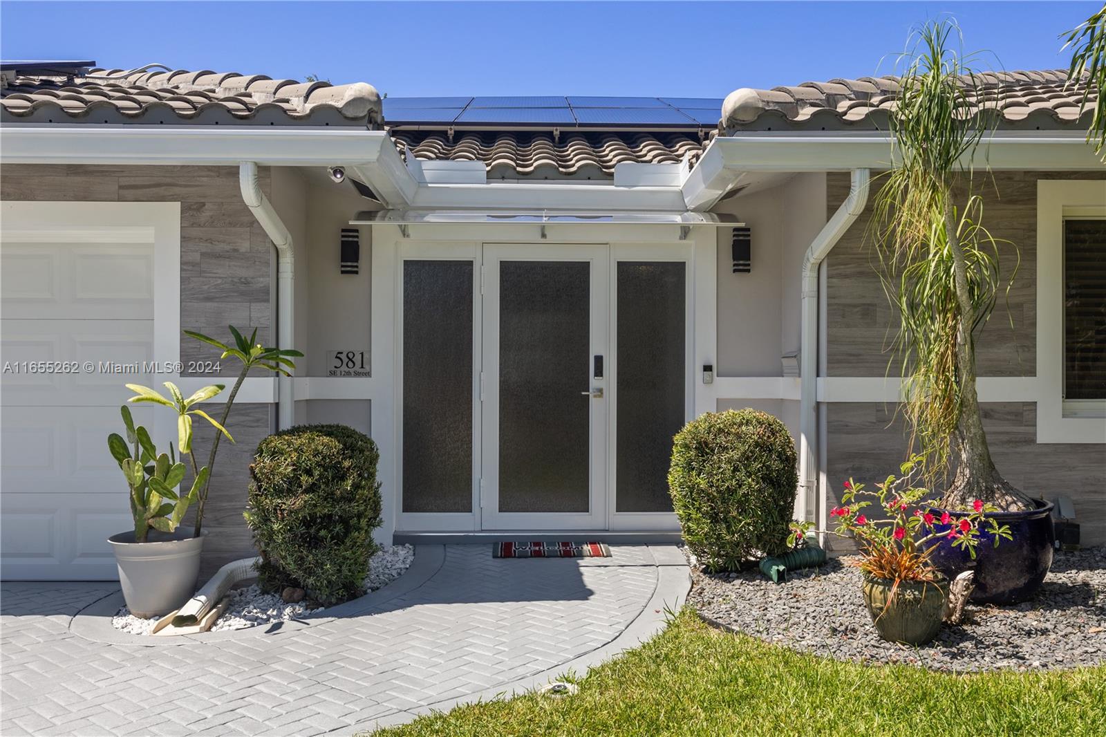 581 SE 12th St, Pompano Beach, Florida image 3