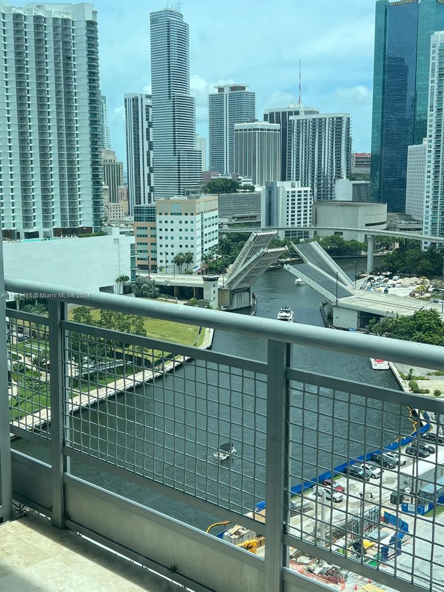 690 SW 1st Ct #2122, Miami FL 33130