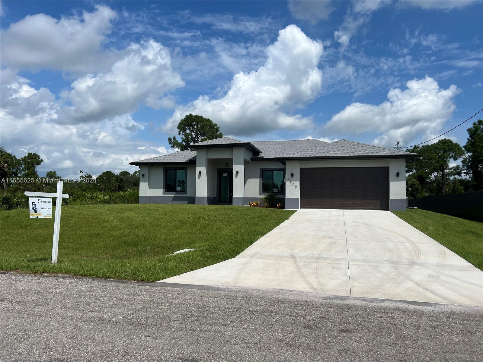 3208 65th St W, Lehigh Acres, Florida image 3