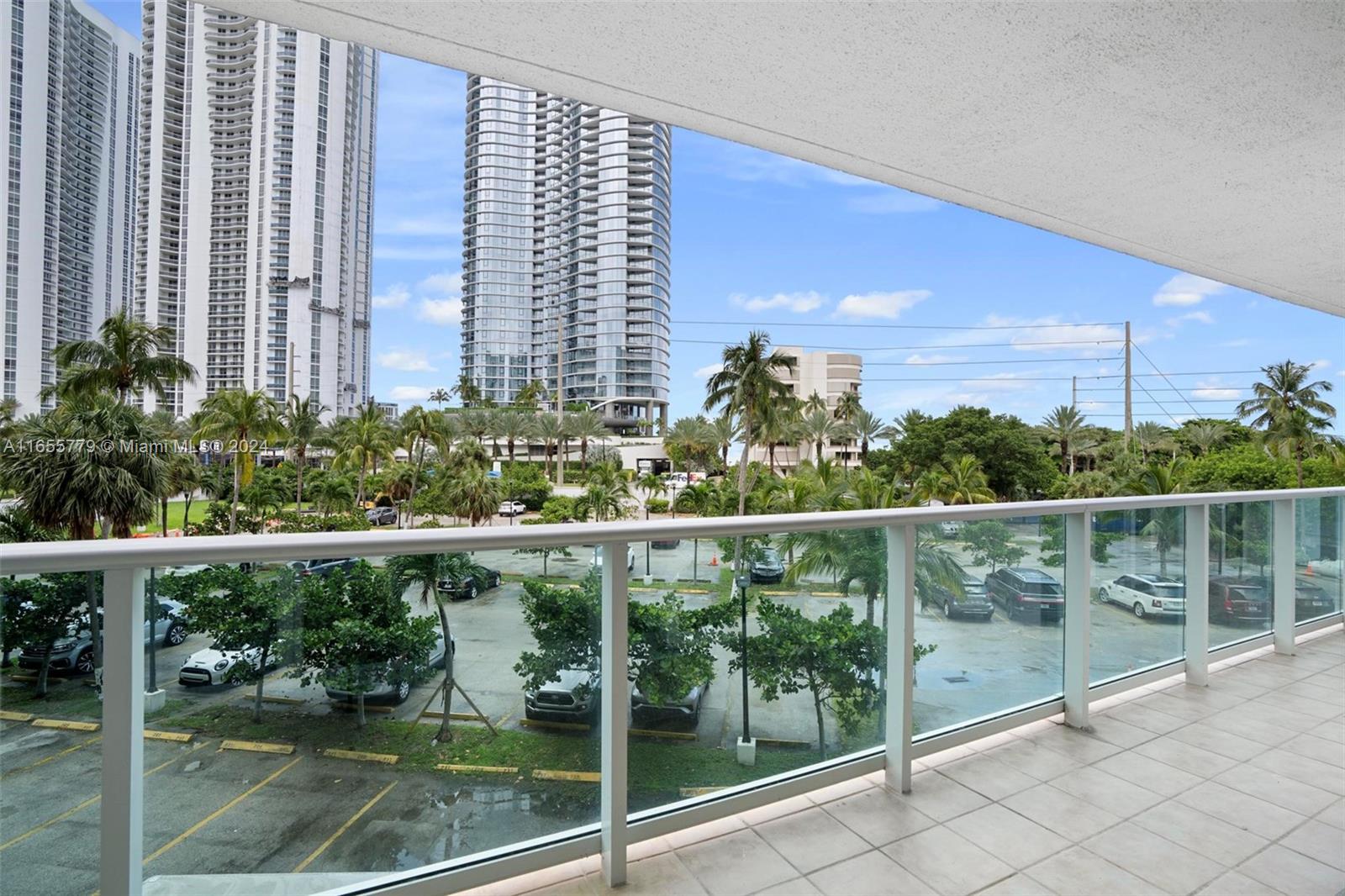 100 Bayview Dr #215, Sunny Isles Beach, Florida image 34