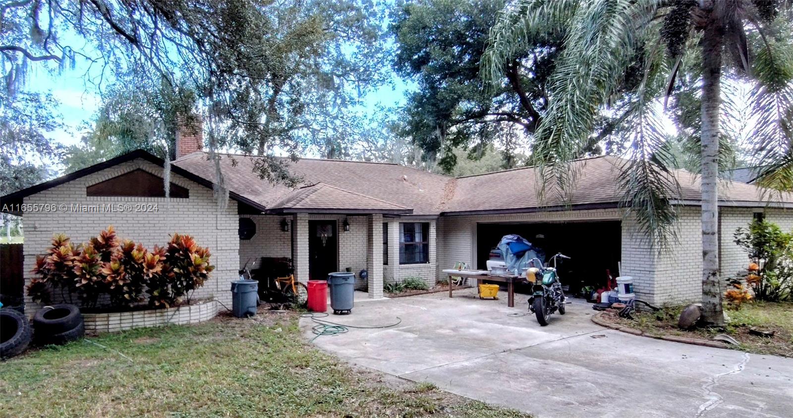 1036 N Harbor Dr, Deltona, Florida image 1