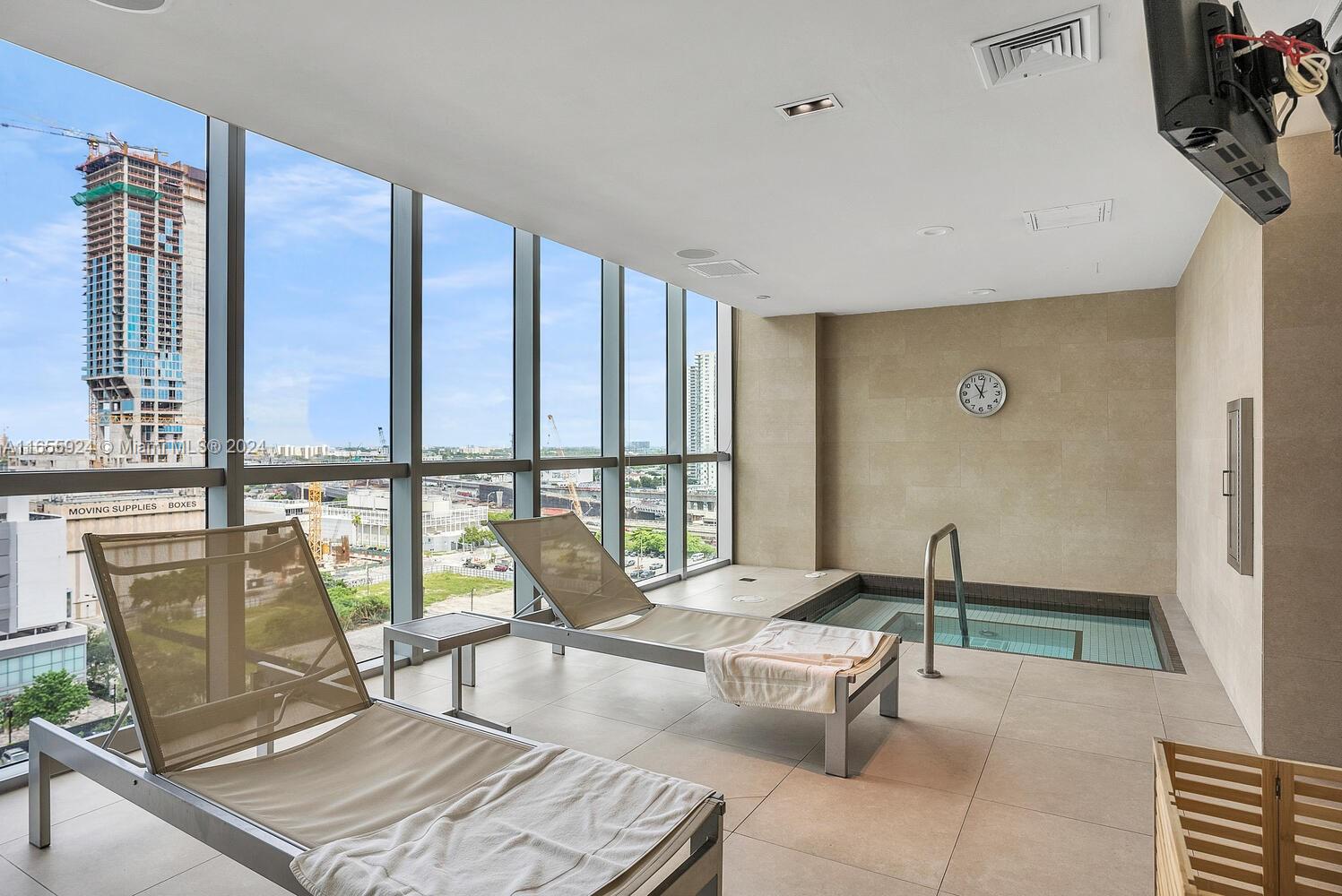900 Biscayne Blvd #2009, Miami FL 33132