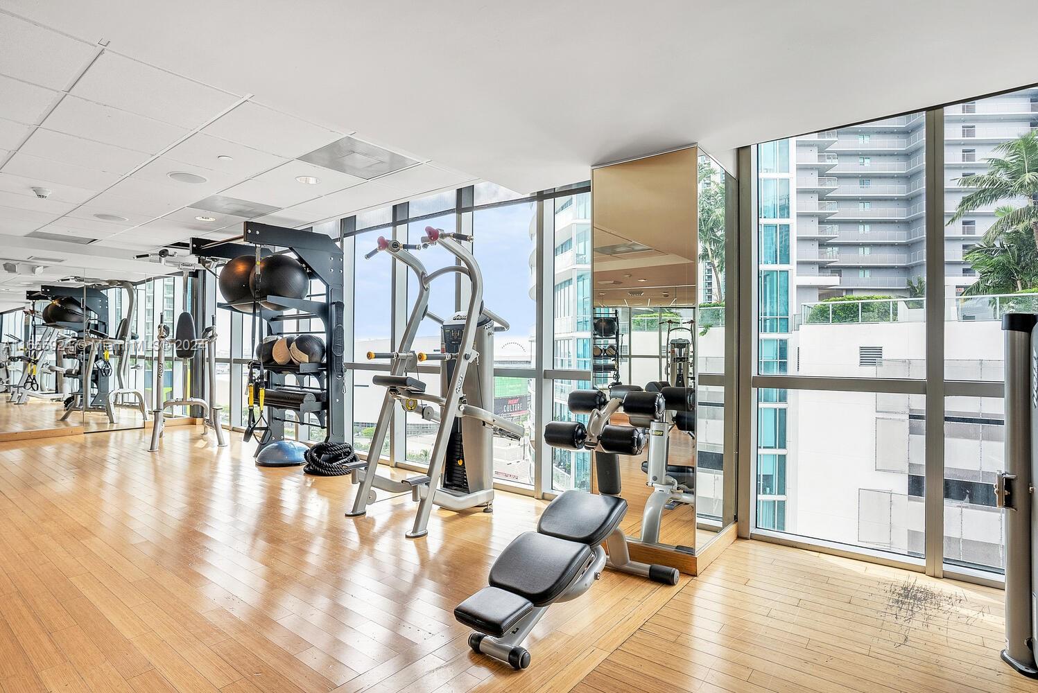 900 Biscayne Blvd #2009, Miami FL 33132