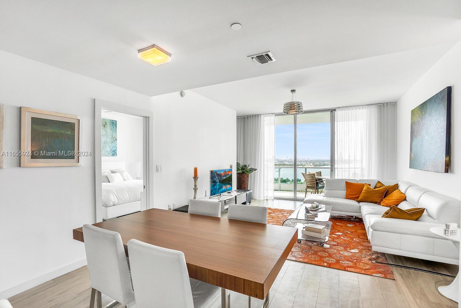 900 Biscayne Blvd #2009, Miami FL 33132