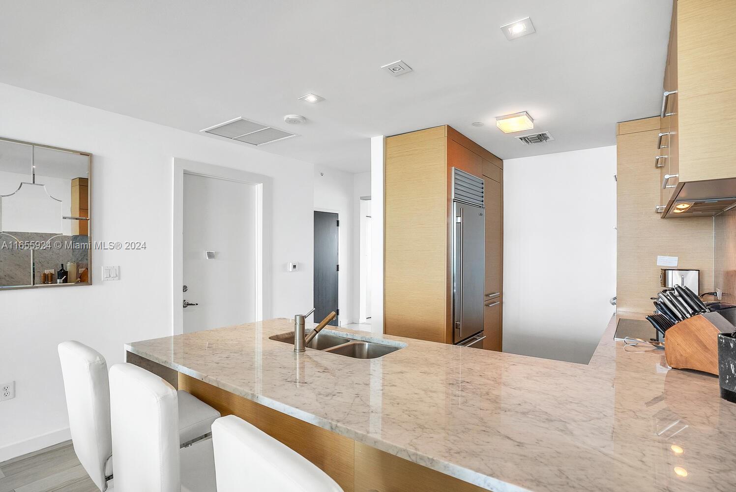 900 Biscayne Blvd #2009, Miami FL 33132