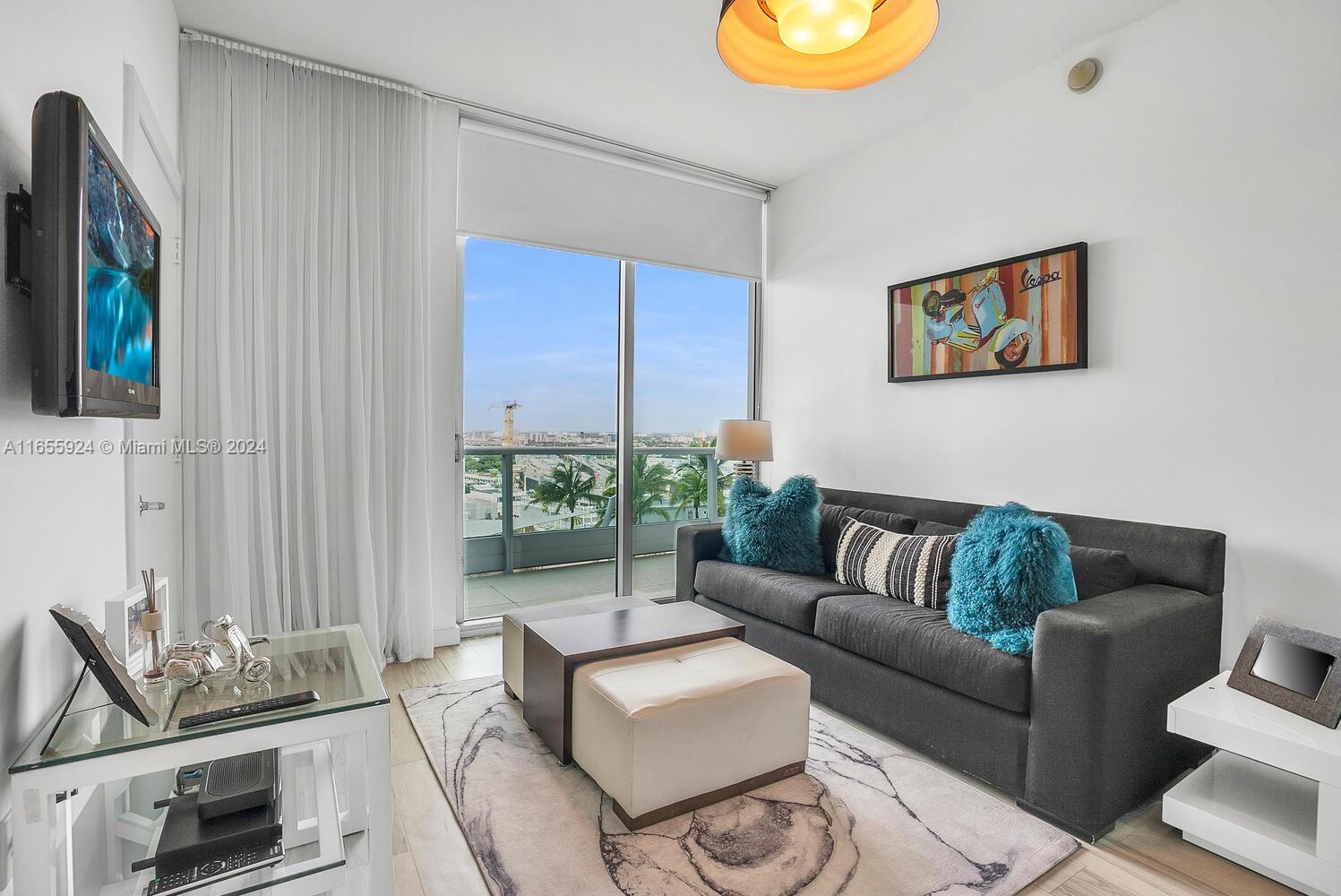 900 Biscayne Blvd #2009, Miami FL 33132