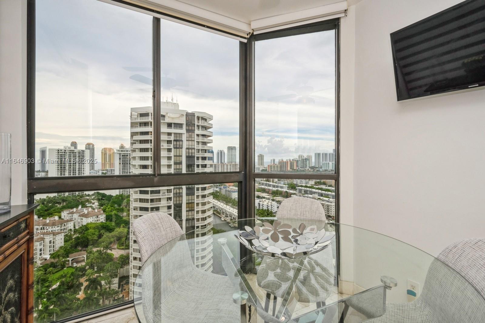 1000 W Island Blvd #2804, Aventura, Florida image 17