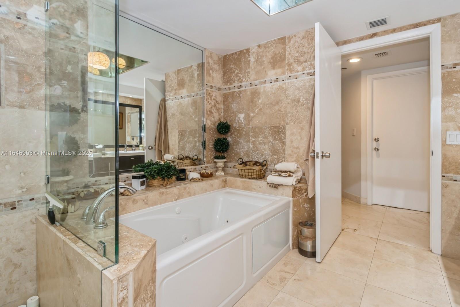 1000 W Island Blvd #2804, Aventura, Florida image 30