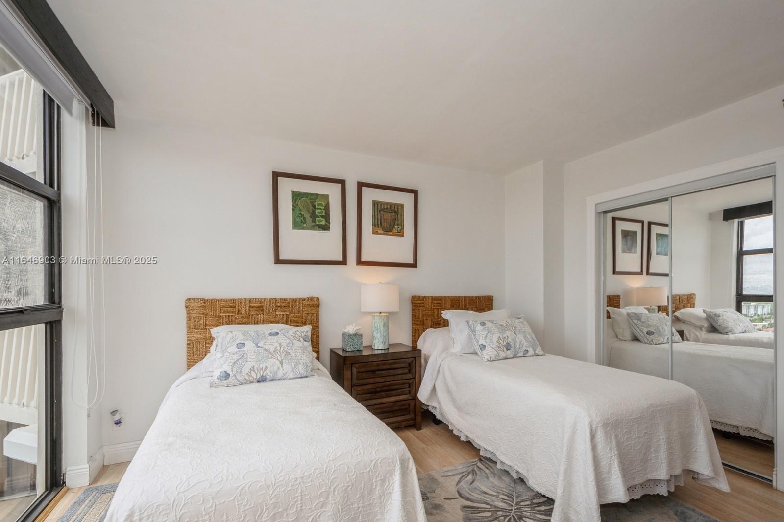1000 W Island Blvd #2804, Aventura, Florida image 35