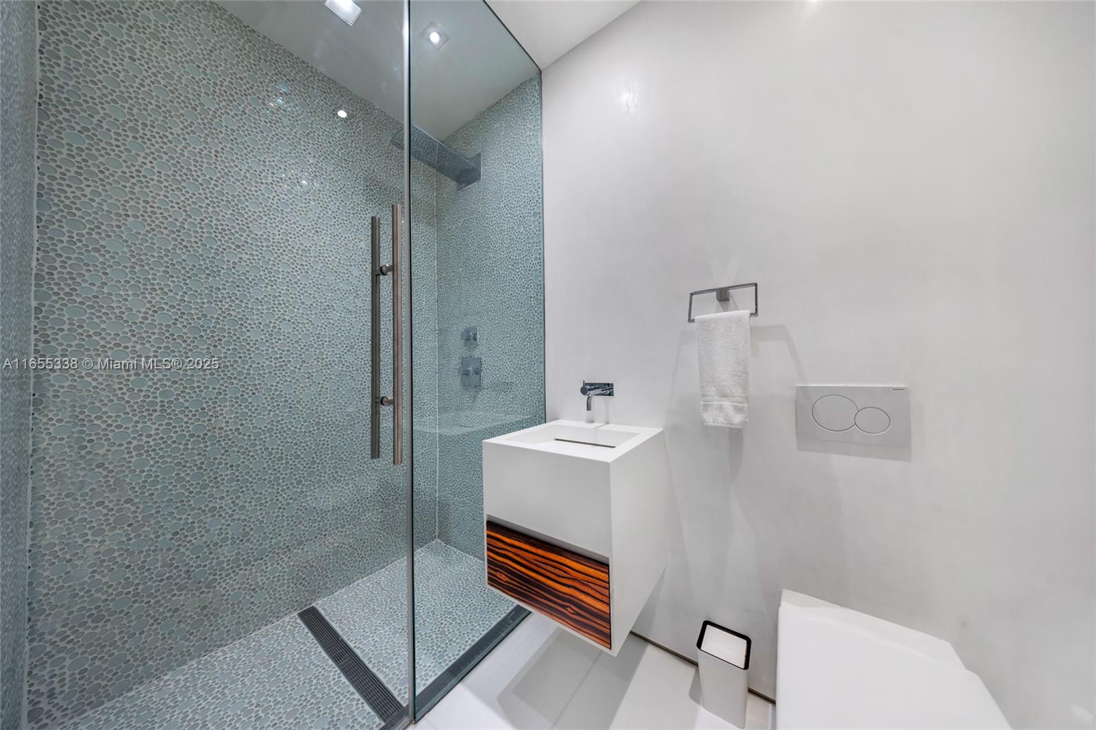 900 Brickell Key Blvd #2603, Miami FL 33131