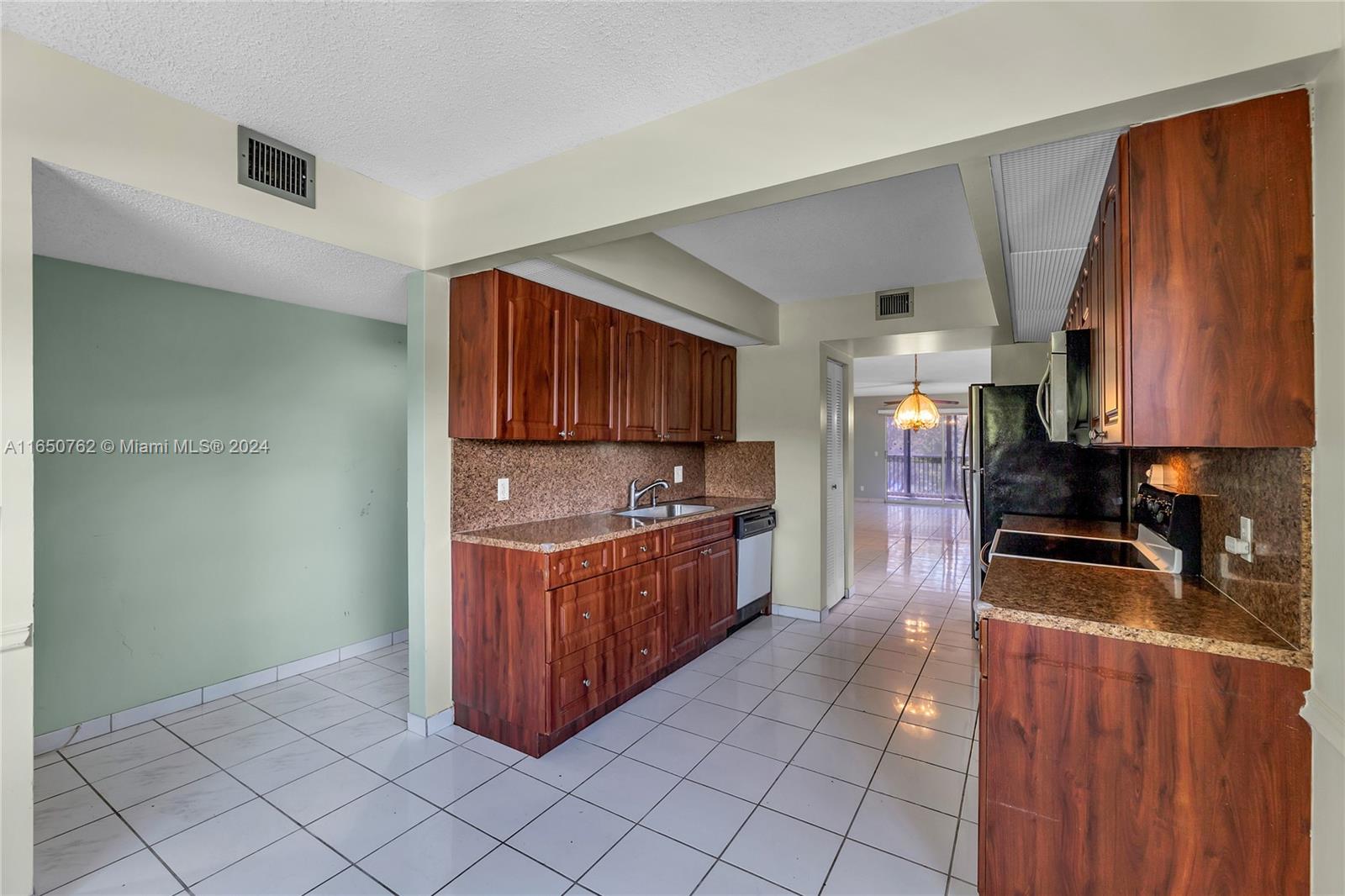 1200 SW 130th Ave #312G, Pembroke Pines, Florida image 7