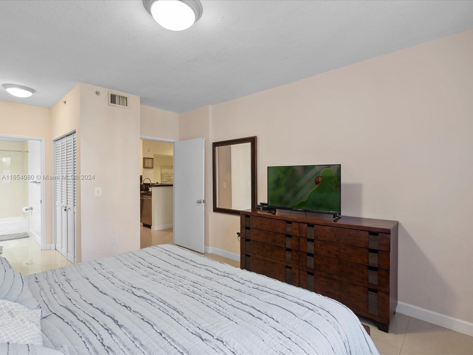 19555 E Country Club Dr #8105, Aventura FL 33180