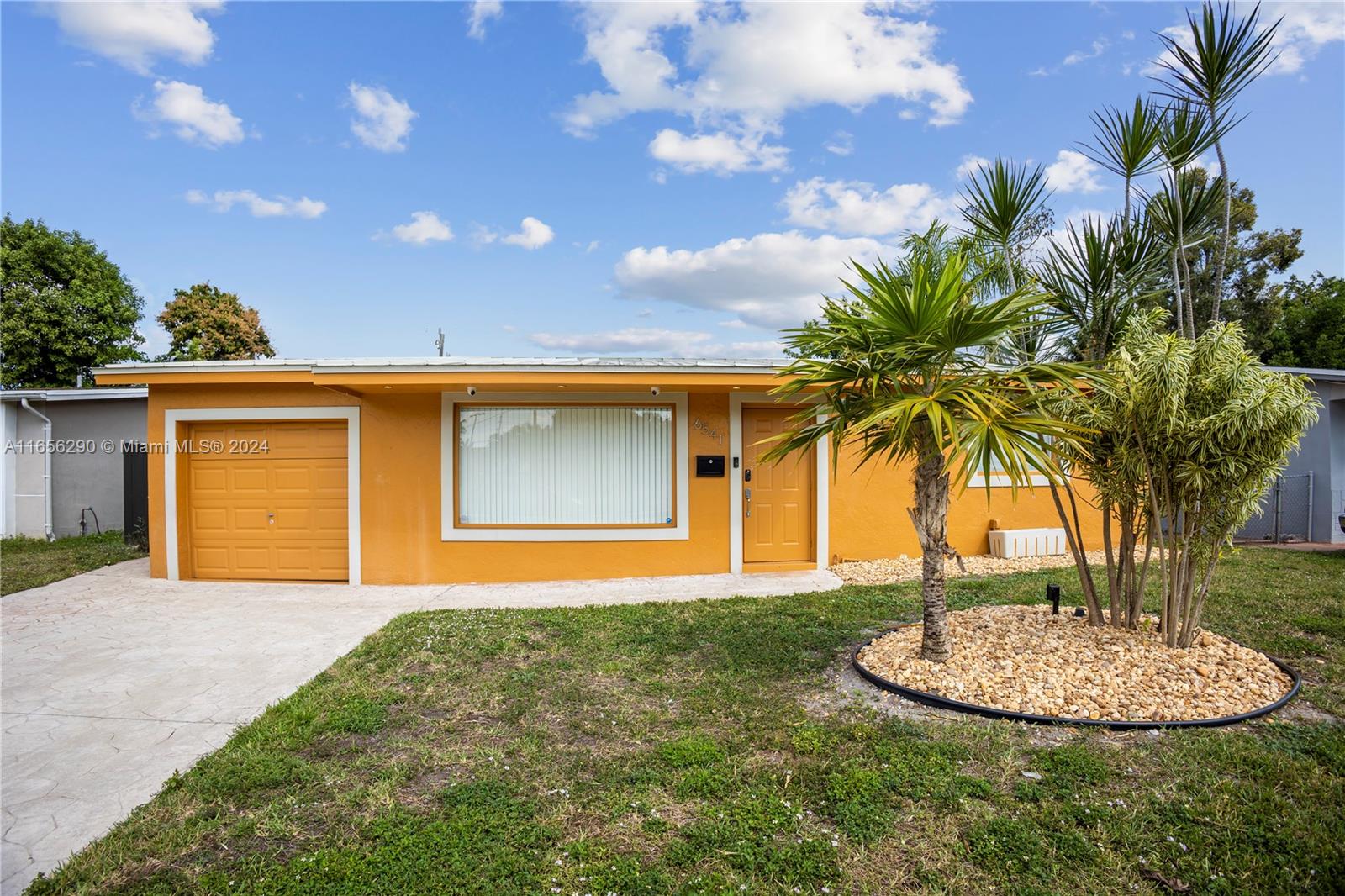 6541 NW 24th St, Sunrise, Florida image 17