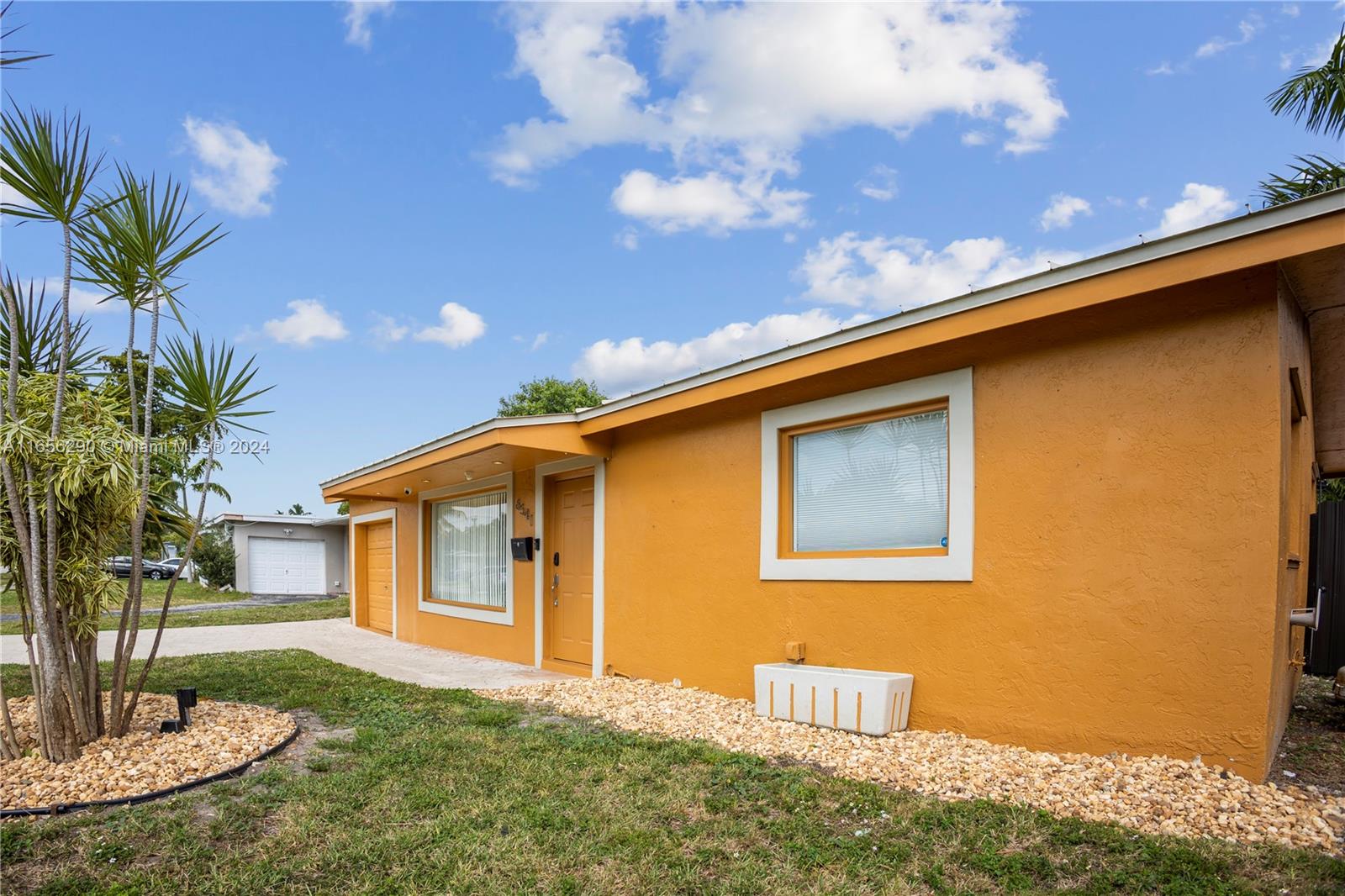 6541 NW 24th St, Sunrise, Florida image 34