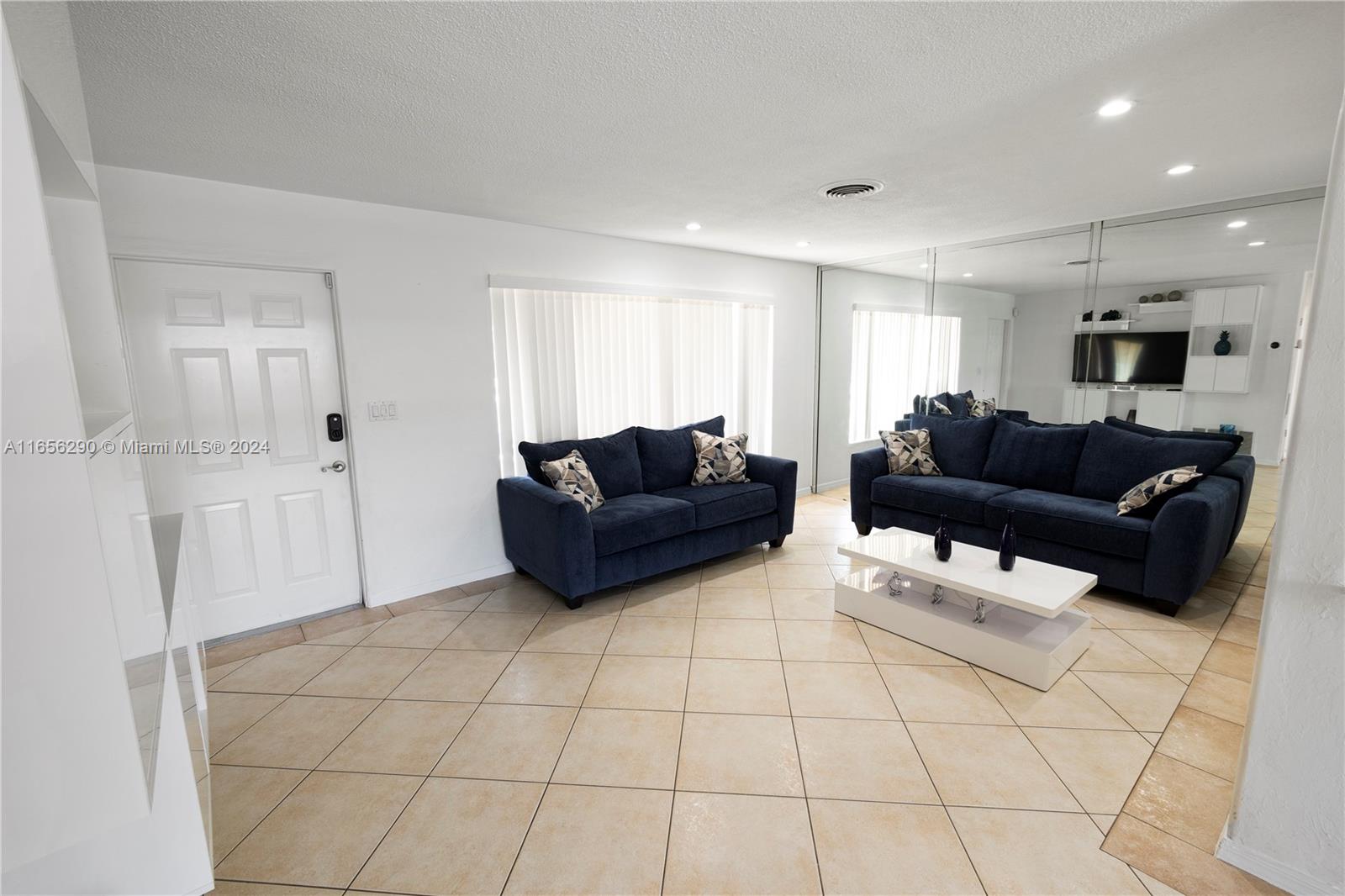 6541 NW 24th St, Sunrise, Florida image 36