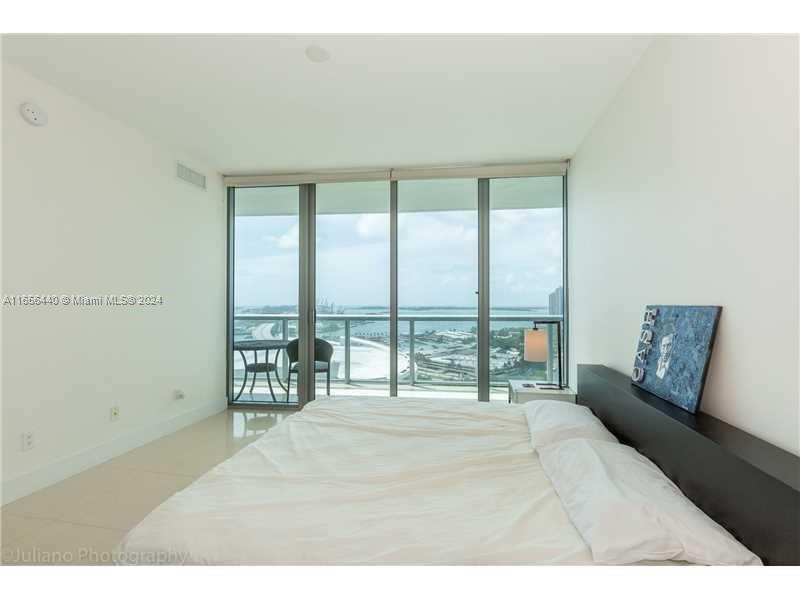 888 Biscayne Blvd #4107, Miami FL 33132