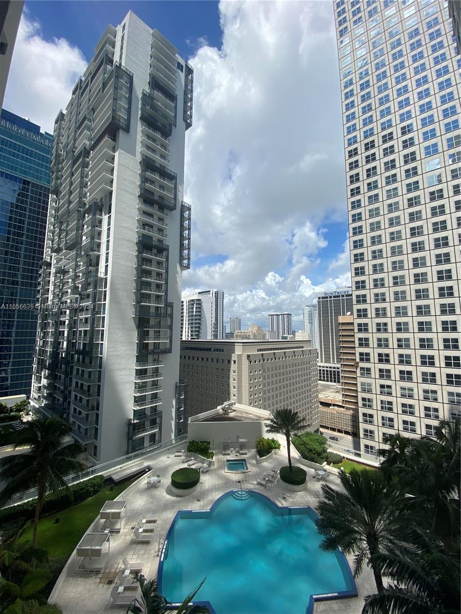300 S Biscayne Blvd #T-1805, Miami FL 33131