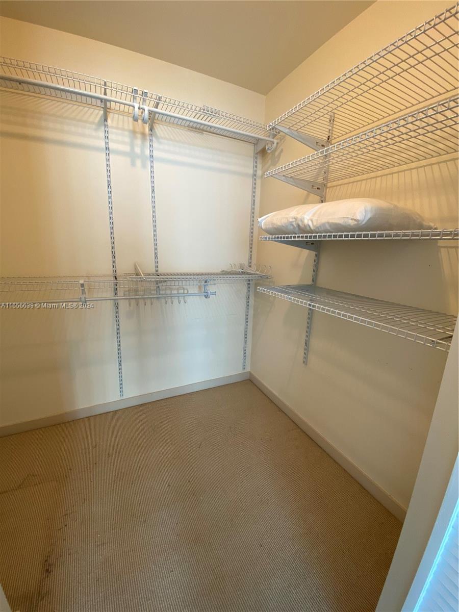300 S Biscayne Blvd #T-1805, Miami FL 33131