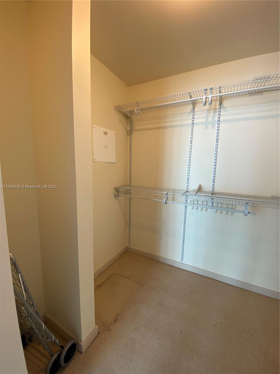 300 S Biscayne Blvd #T-1805, Miami FL 33131