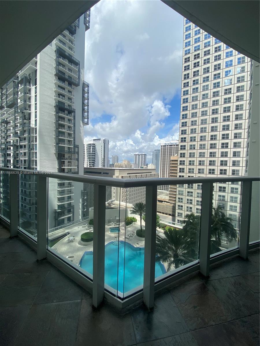 300 S Biscayne Blvd #T-1805, Miami FL 33131