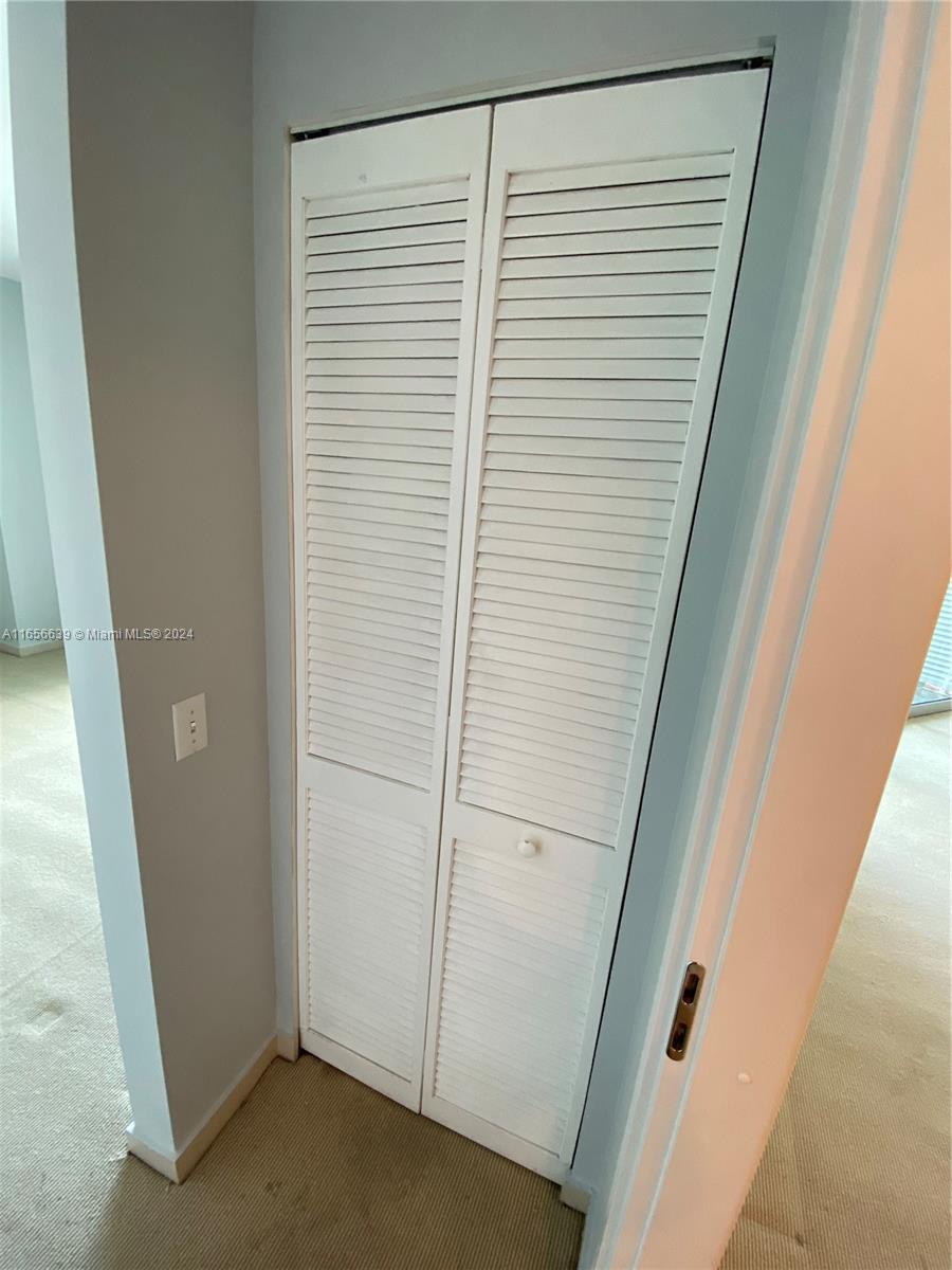 300 S Biscayne Blvd #T-1805, Miami FL 33131