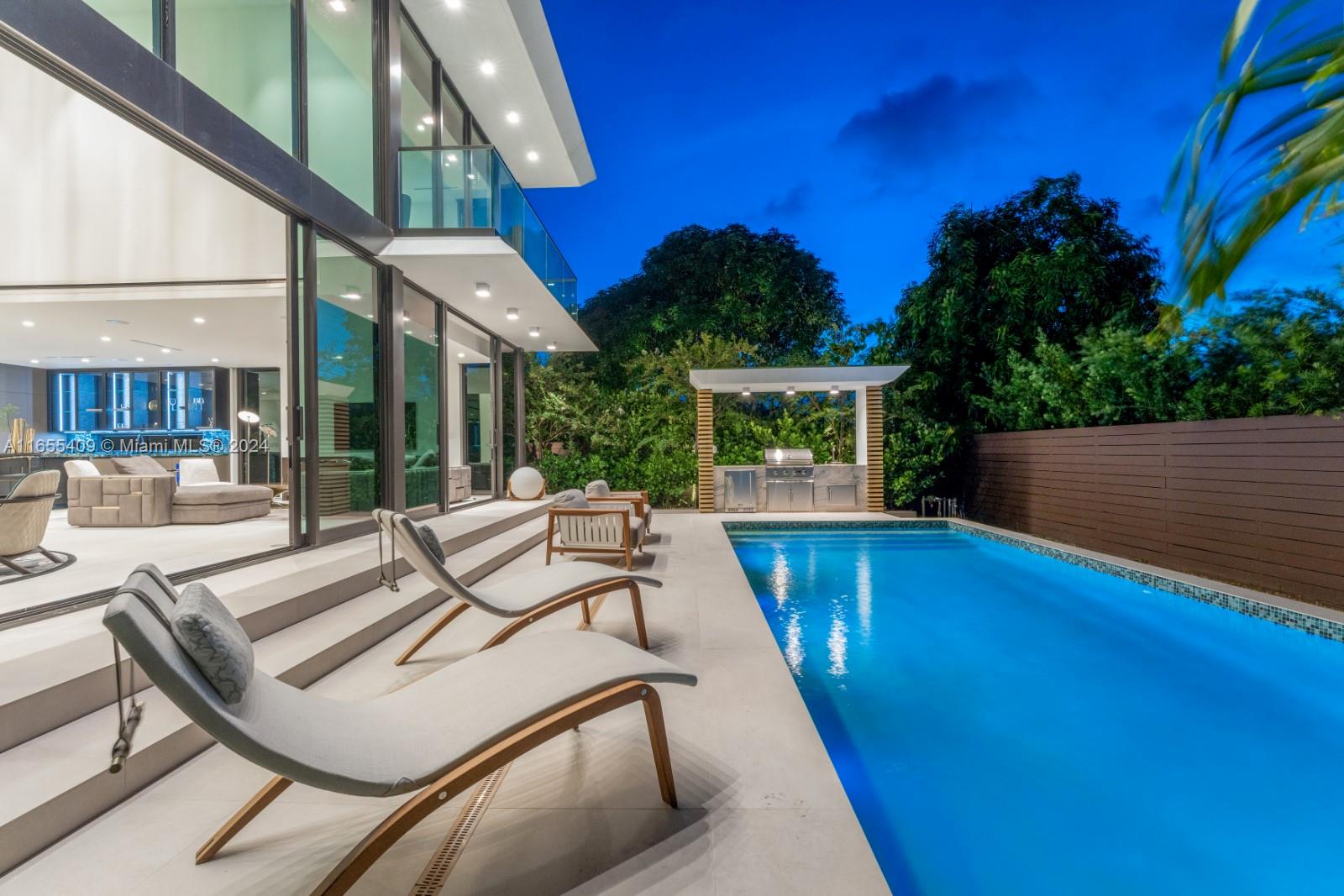 545 W 49th St, Miami Beach, Florida image 2