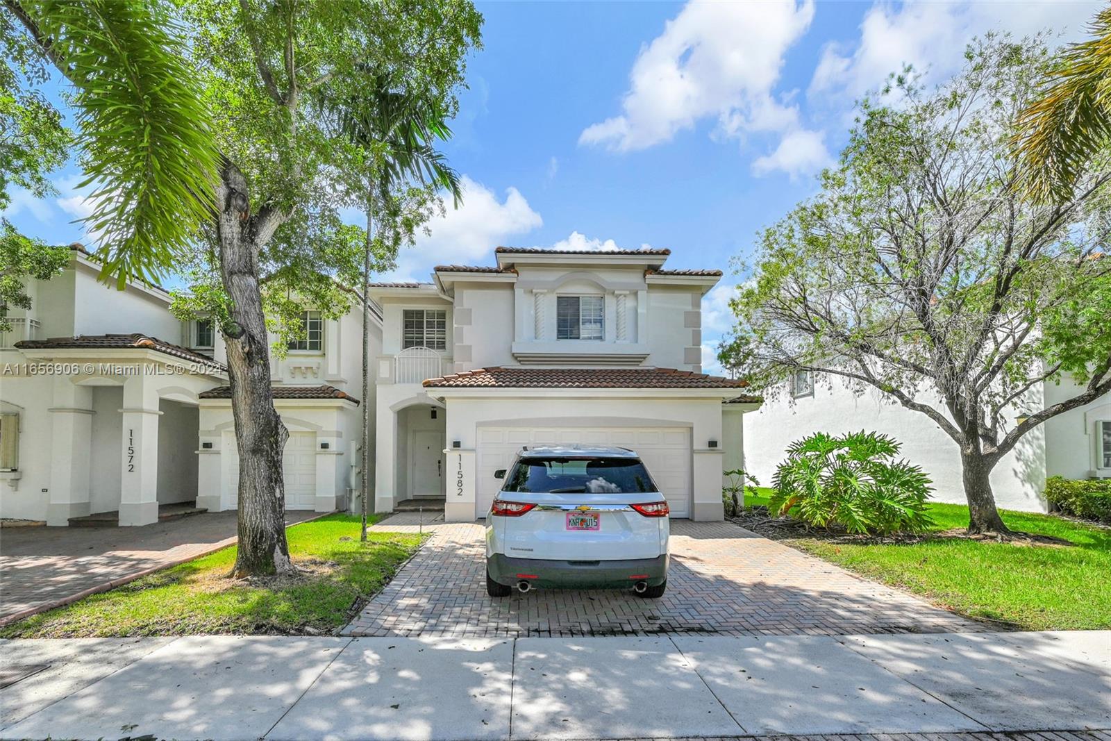 Residential, Doral, Florida image 2