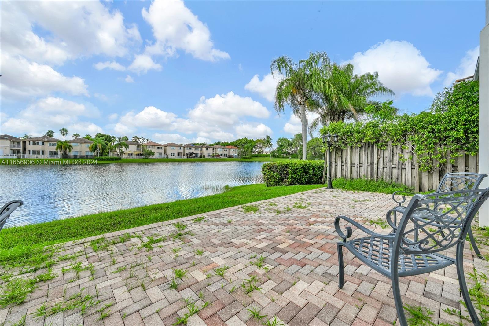 Residential, Doral, Florida image 6