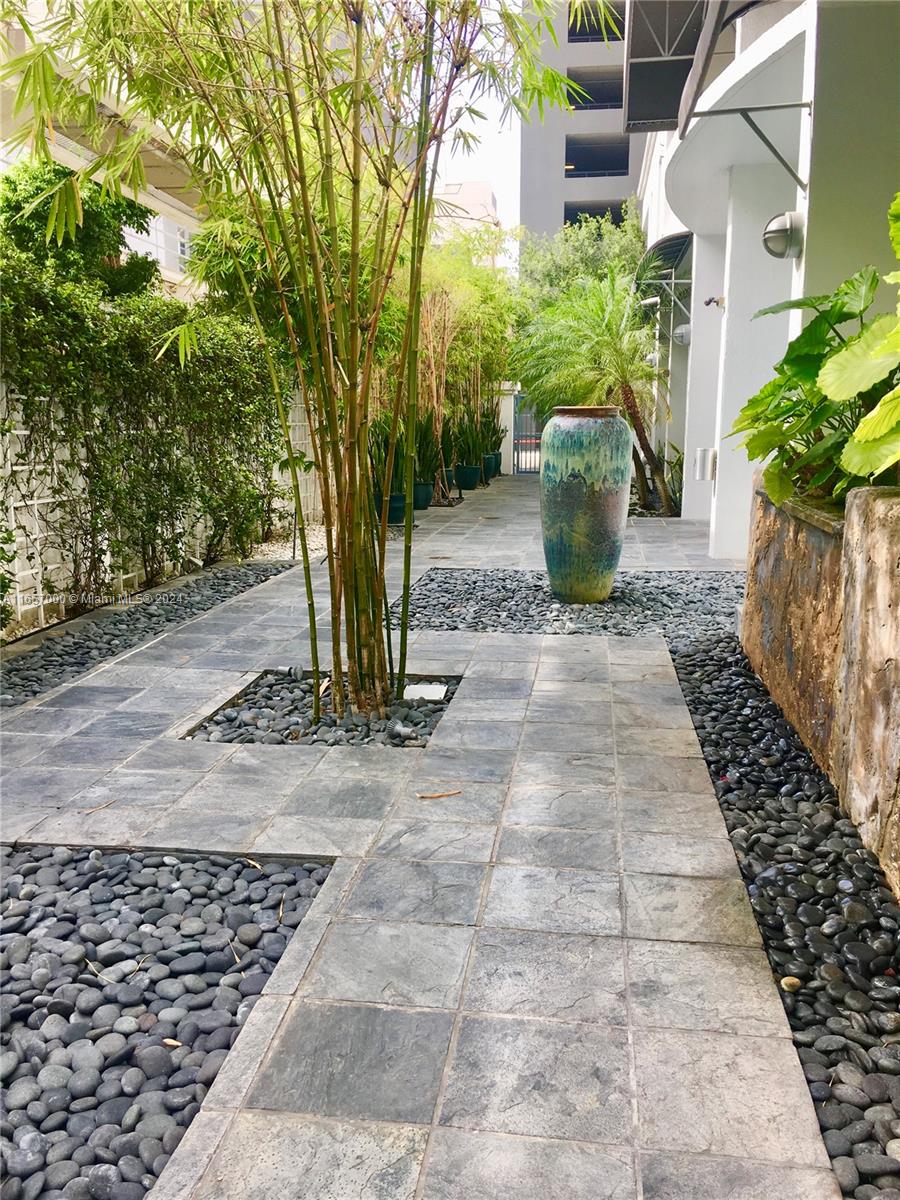 234 NE 3rd St #204, Miami FL 33132