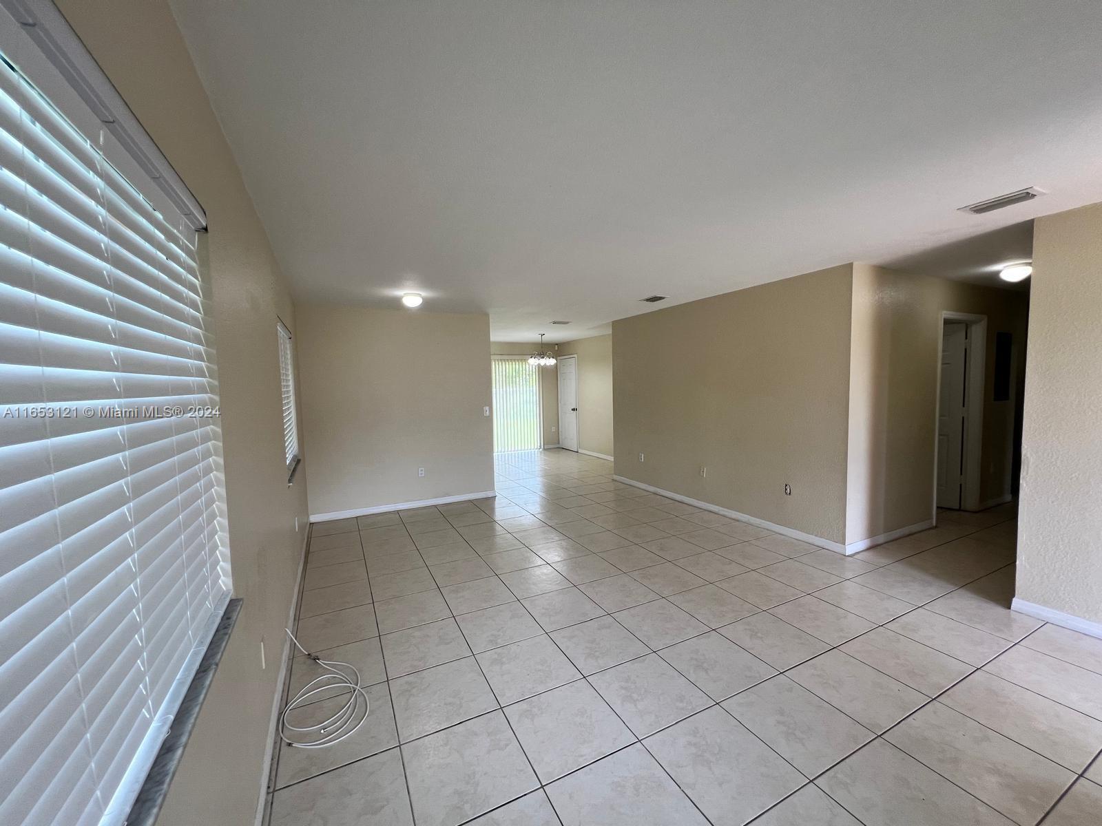 3381 NW 212th St, Miami Gardens, Florida image 3