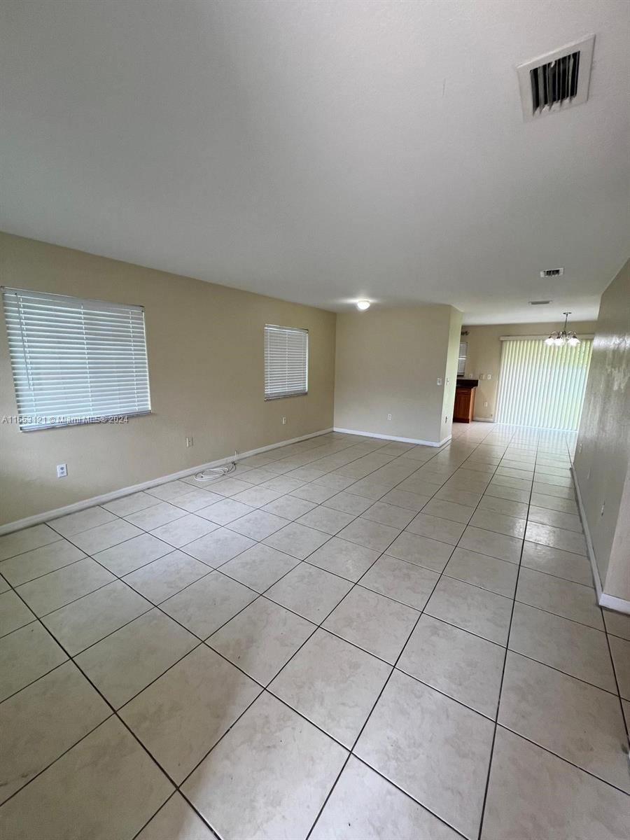 3381 NW 212th St, Miami Gardens, Florida image 4