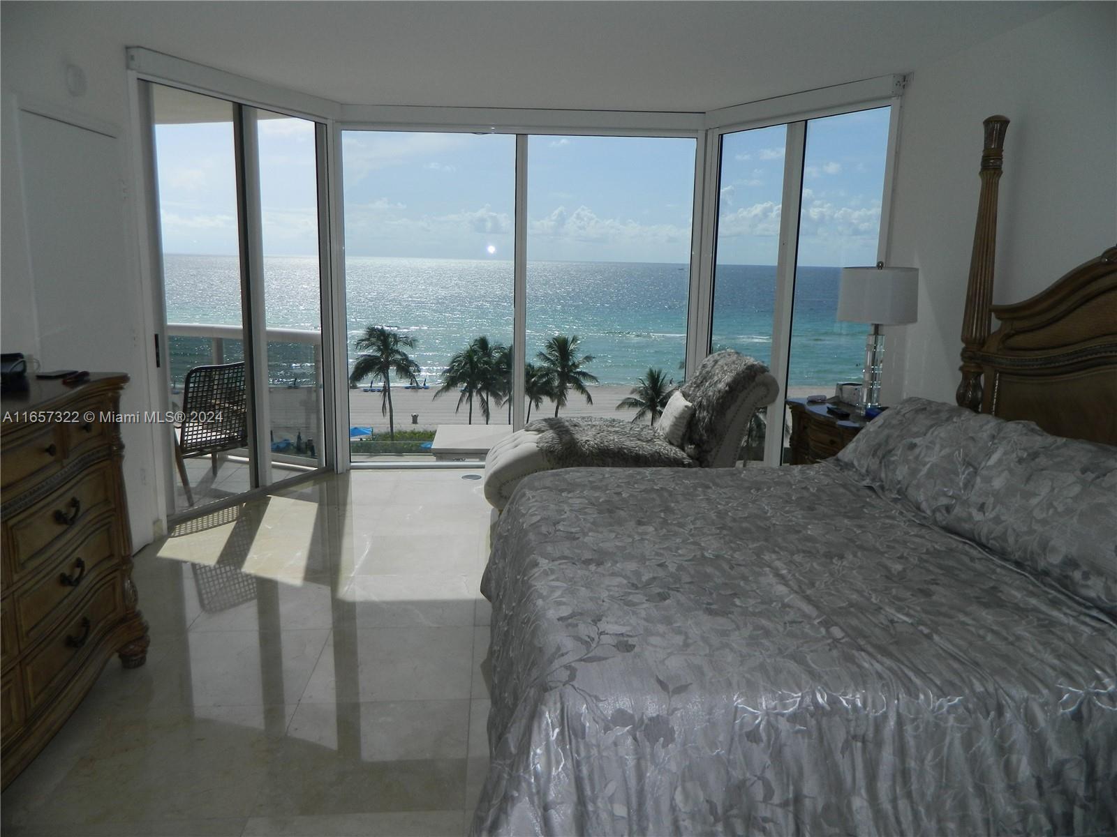 Great seasonal rental with amazing ocean views.
Fast approval.
Available November 1st