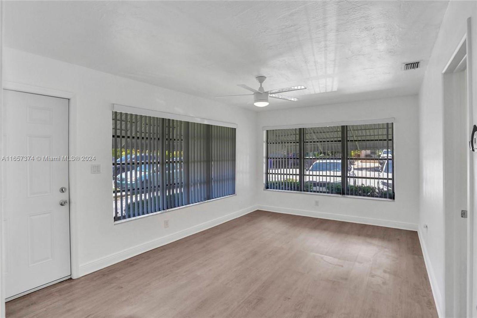 2627 Lincoln St, Hollywood, Florida image 10