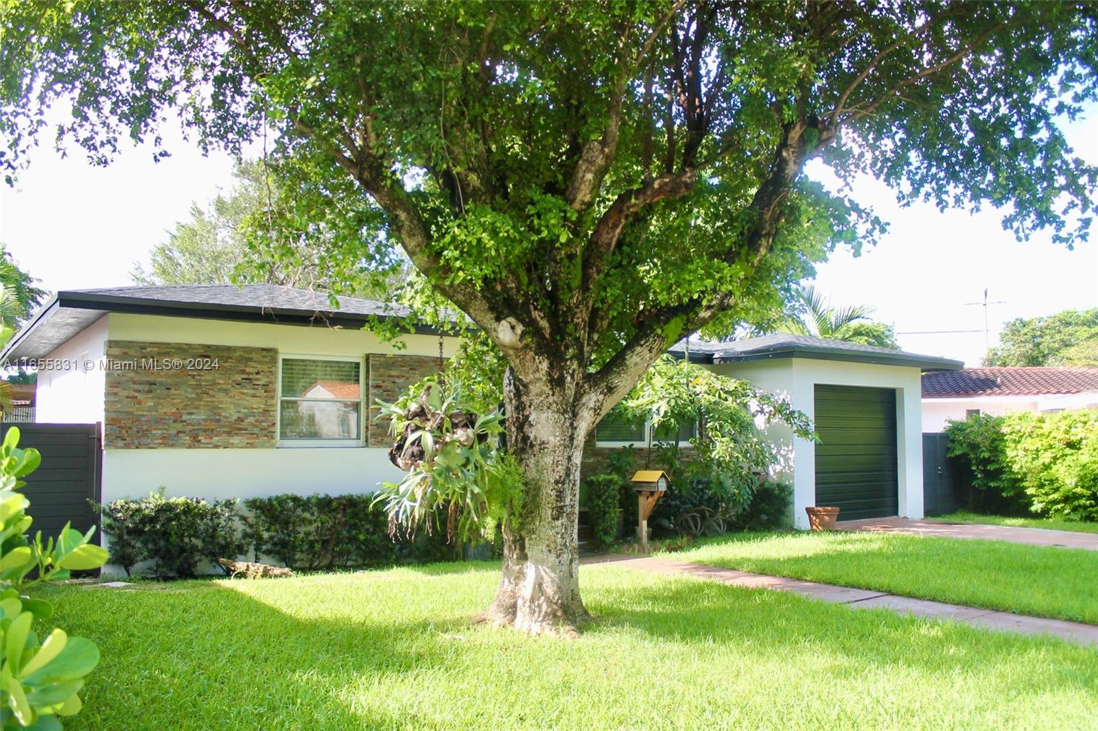 5810 SW 10th St, West Miami, Florida image 1