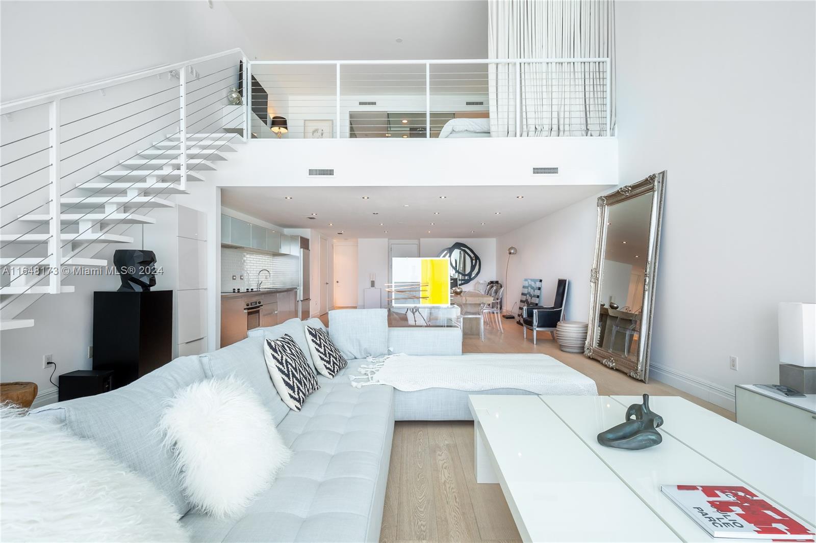 1040 Biscayne Blvd #1802, Miami FL 33132