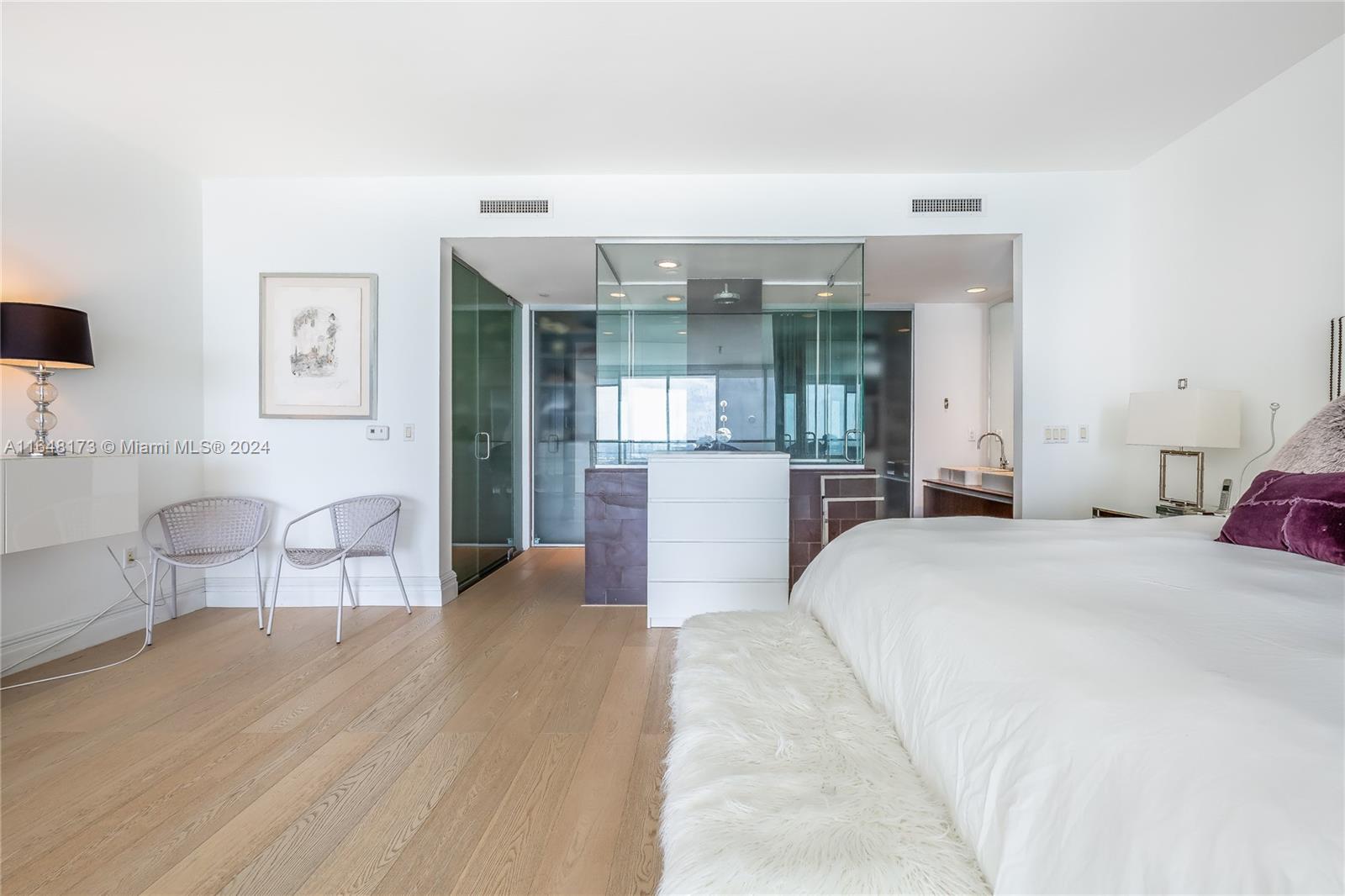1040 Biscayne Blvd #1802, Miami FL 33132