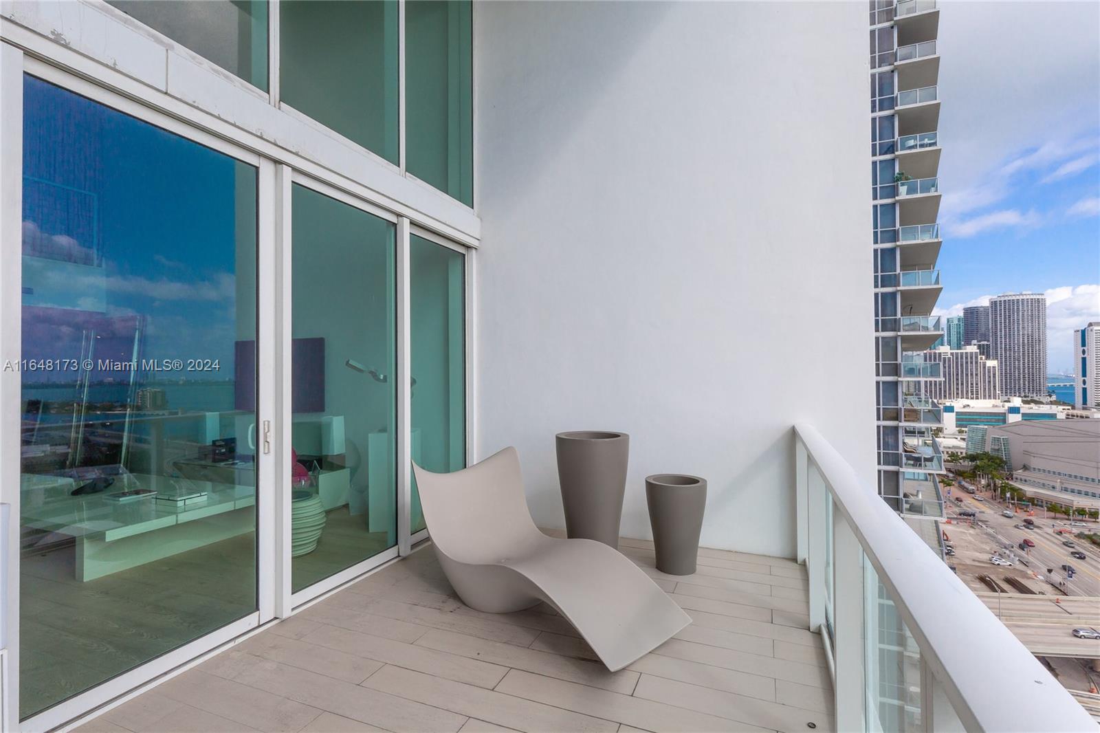 1040 Biscayne Blvd #1802, Miami FL 33132