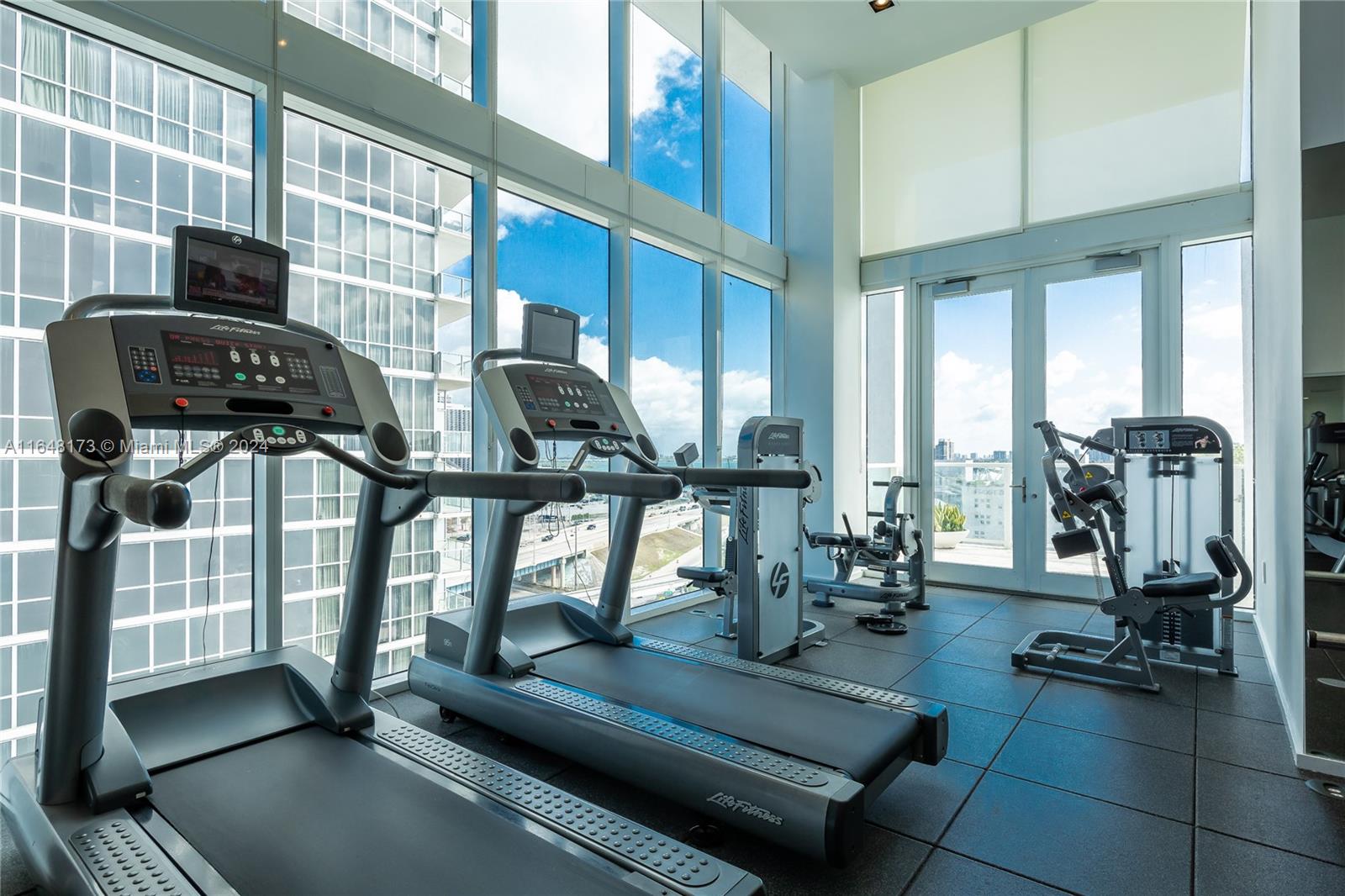 1040 Biscayne Blvd #1802, Miami FL 33132