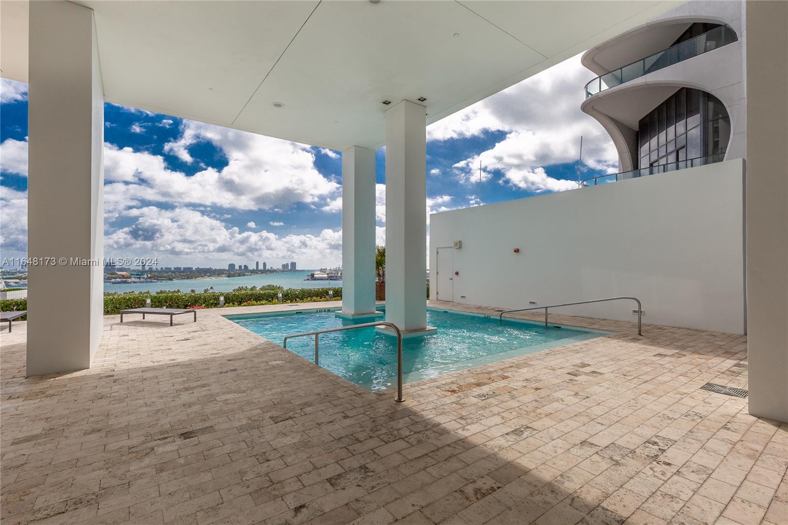 1040 Biscayne Blvd #1802, Miami FL 33132