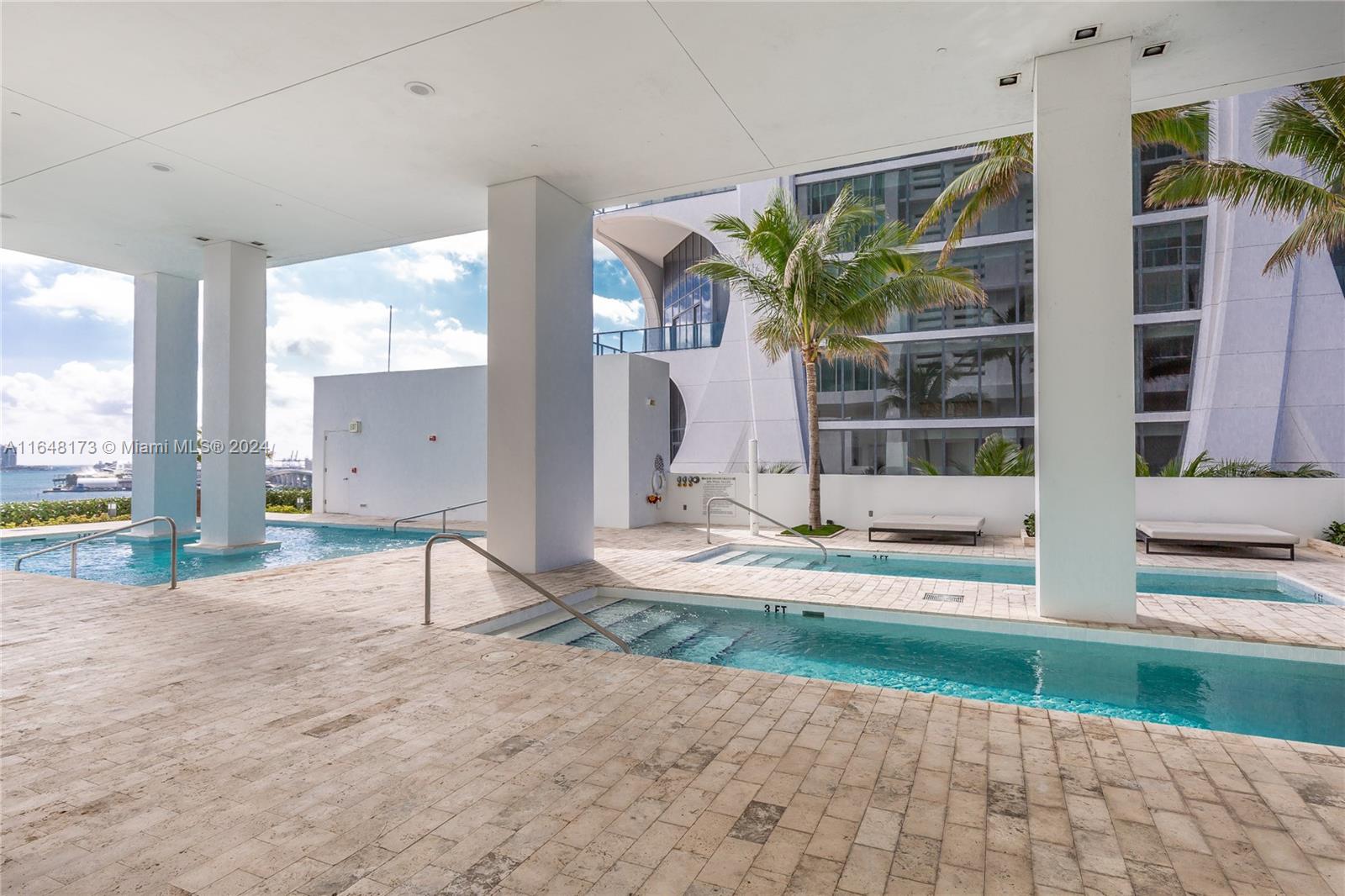 1040 Biscayne Blvd #1802, Miami FL 33132