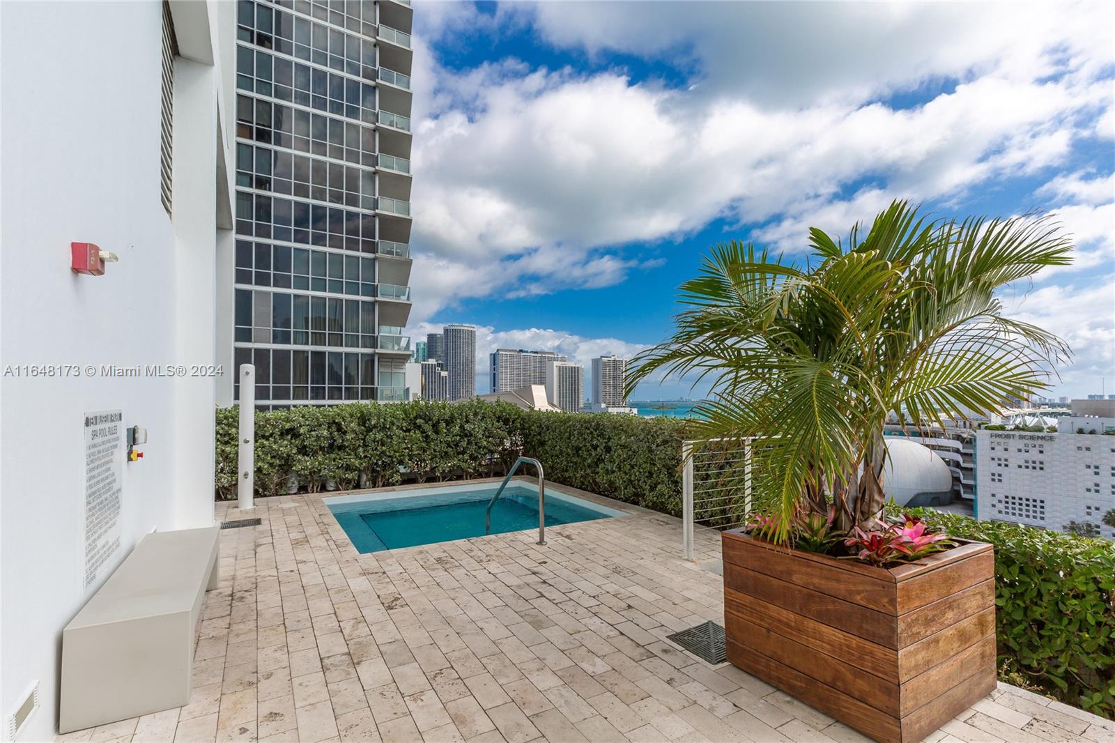 1040 Biscayne Blvd #1802, Miami FL 33132